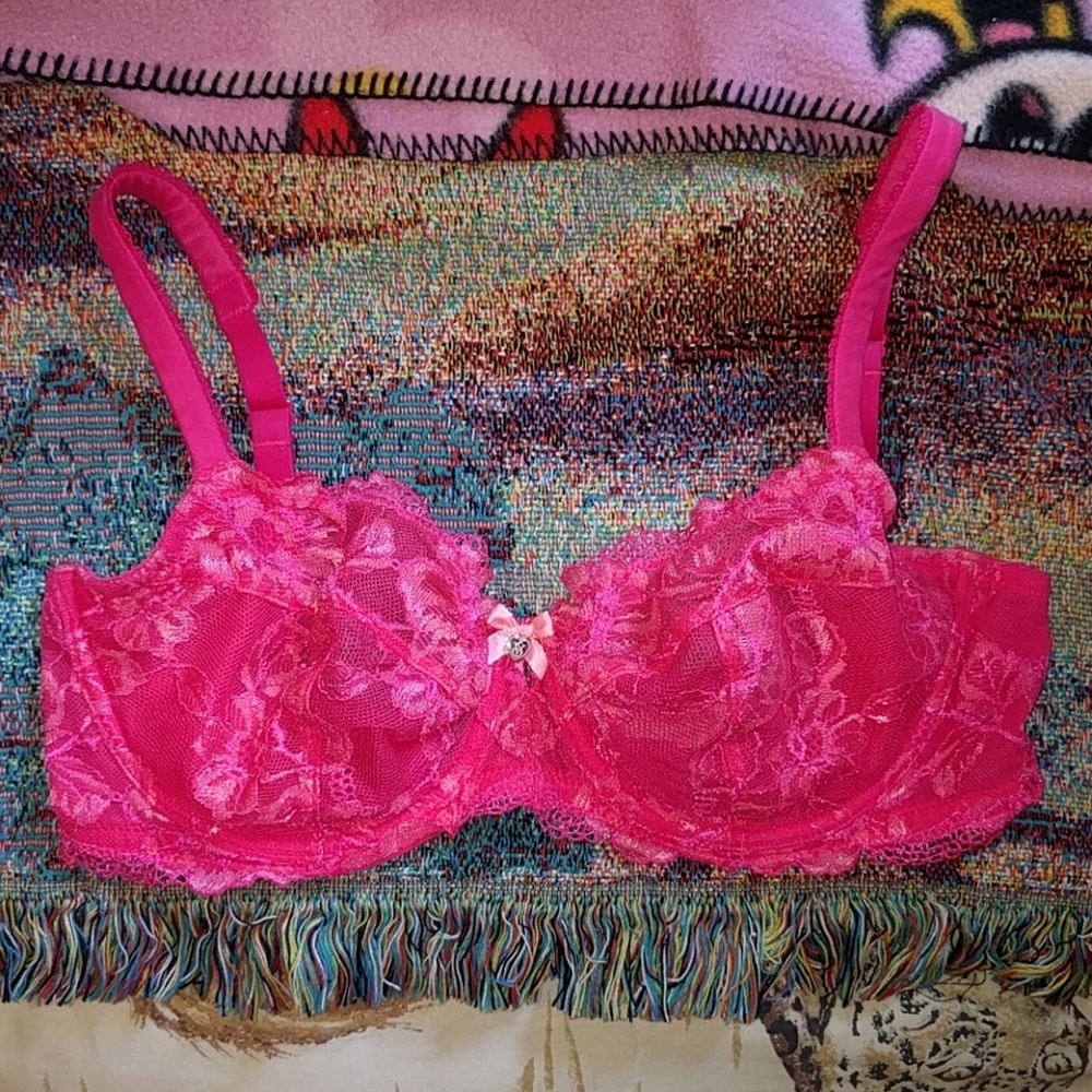 34 DDD Victoria's Secret Pink Lace Bra (Worn Once)